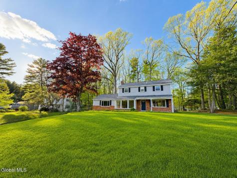 25 Shadow Wood Way Ballston Lake NY 12019