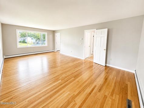 25 Shadow Wood Way Ballston Lake NY 12019