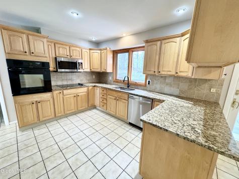 25 Shadow Wood Way Ballston Lake NY 12019