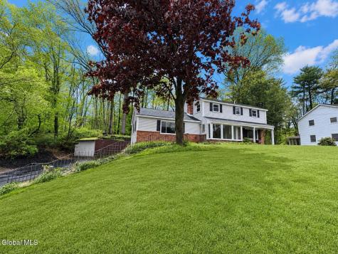 25 Shadow Wood Way Ballston Lake NY 12019