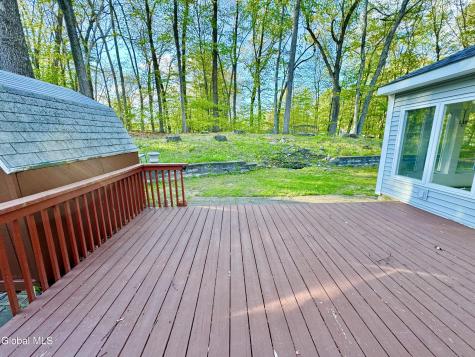 25 Shadow Wood Way Ballston Lake NY 12019