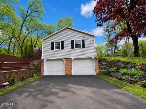 25 Shadow Wood Way Ballston Lake NY 12019