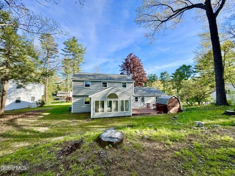 25 Shadow Wood Way Ballston Lake NY 12019