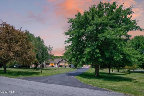 88 Oak Valley Way Queensbury NY 12804