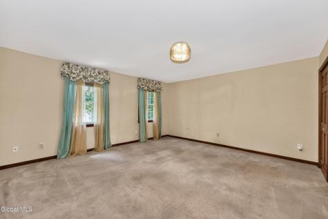88 Oak Valley Way Queensbury NY 12804