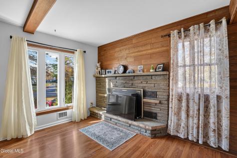 4 Bossi Lane Schenectady NY 12303