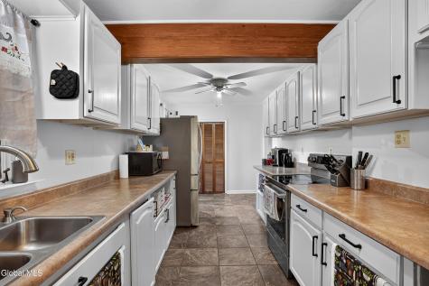 4 Bossi Lane Schenectady NY 12303