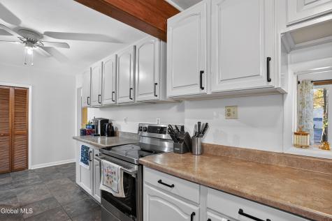4 Bossi Lane Schenectady NY 12303