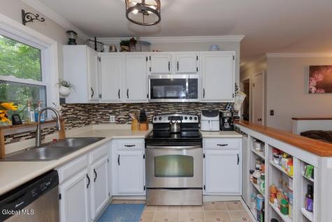 2407 Lenox Road Schenectady NY 12308
