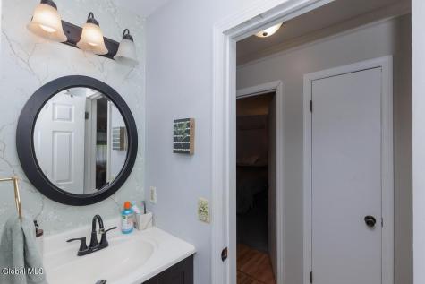 2407 Lenox Road Schenectady NY 12308