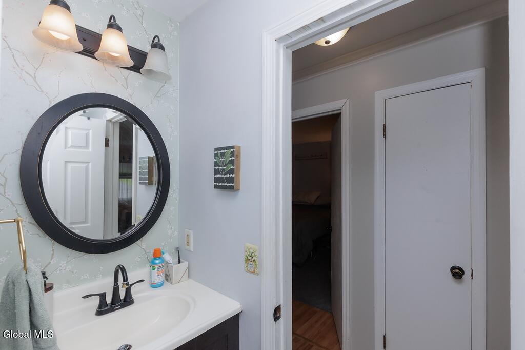 2407 Lenox Road Schenectady NY 12308