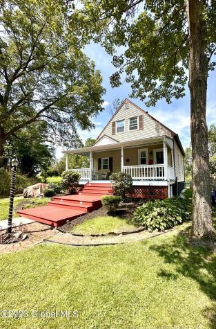 39 East Street Niskayuna NY 12309