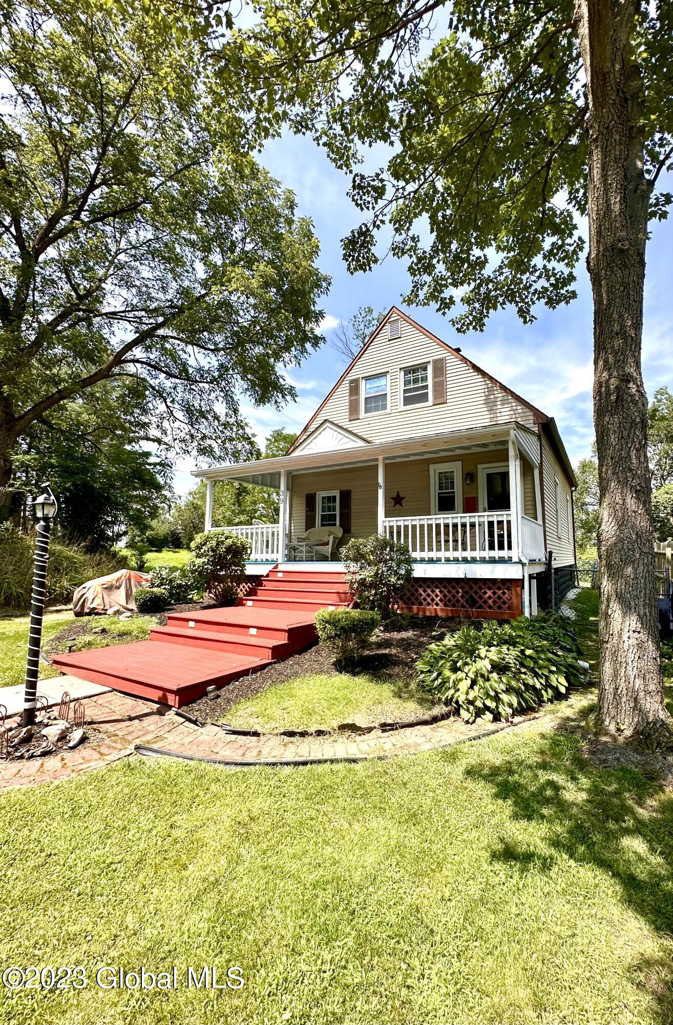 39 East Street Niskayuna NY 12309