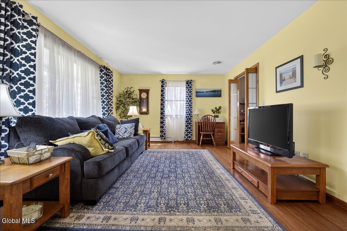 16 Muriel Lane Schaghticoke NY 12154