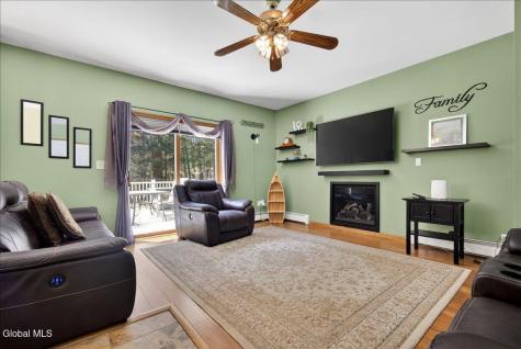 16 Muriel Lane Schaghticoke NY 12154