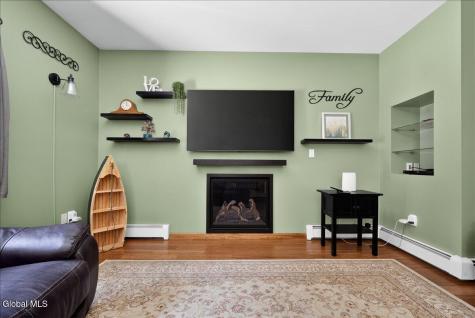 16 Muriel Lane Schaghticoke NY 12154