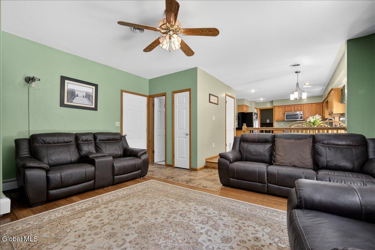 16 Muriel Lane Schaghticoke NY 12154