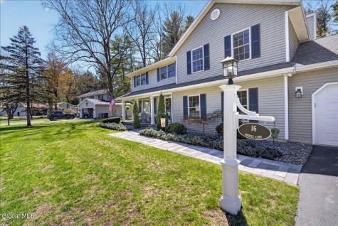 16 Muriel Lane Schaghticoke NY 12154