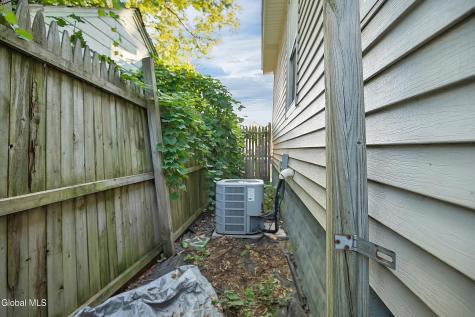 1632 Hawthorne Street Schenectady NY 12303