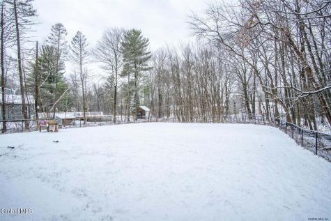 647 Pearse Road Niskayuna NY 12309