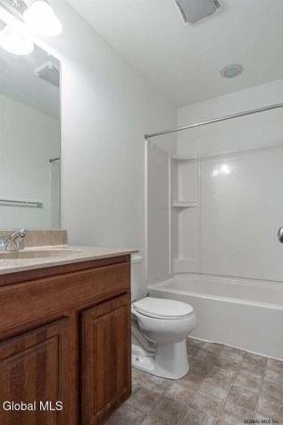 647 Pearse Road Niskayuna NY 12309