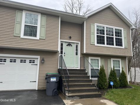 647 Pearse Road Niskayuna NY 12309