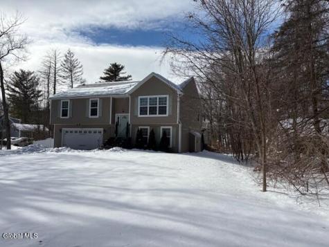 647 Pearse Road Niskayuna NY 12309