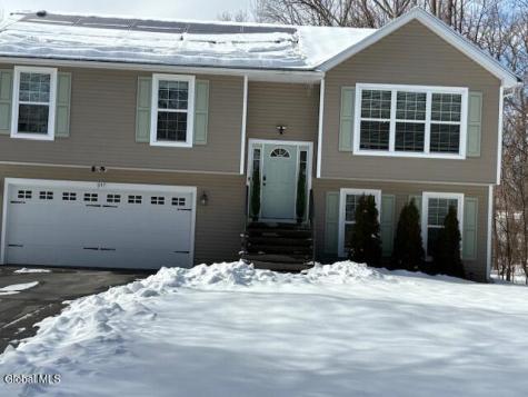 647 Pearse Road Niskayuna NY 12309