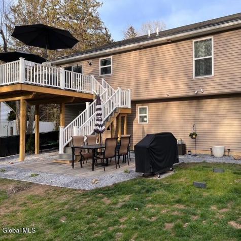 647 Pearse Road Niskayuna NY 12309