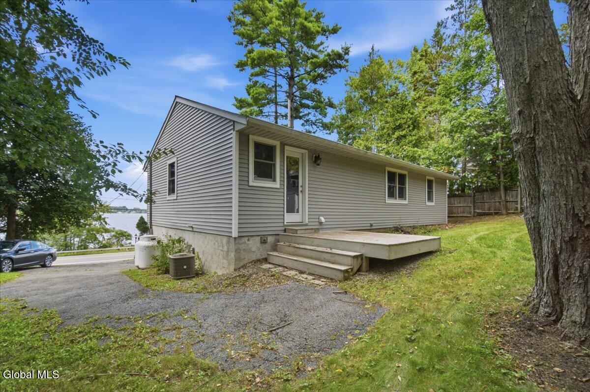 1142 Nys Rt 9p Saratoga Springs NY 12866