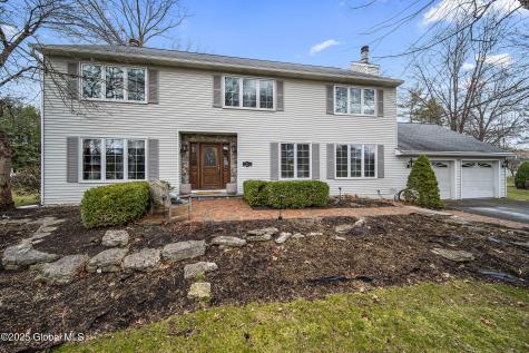 35 Axbridge Lane Delmar NY 12054