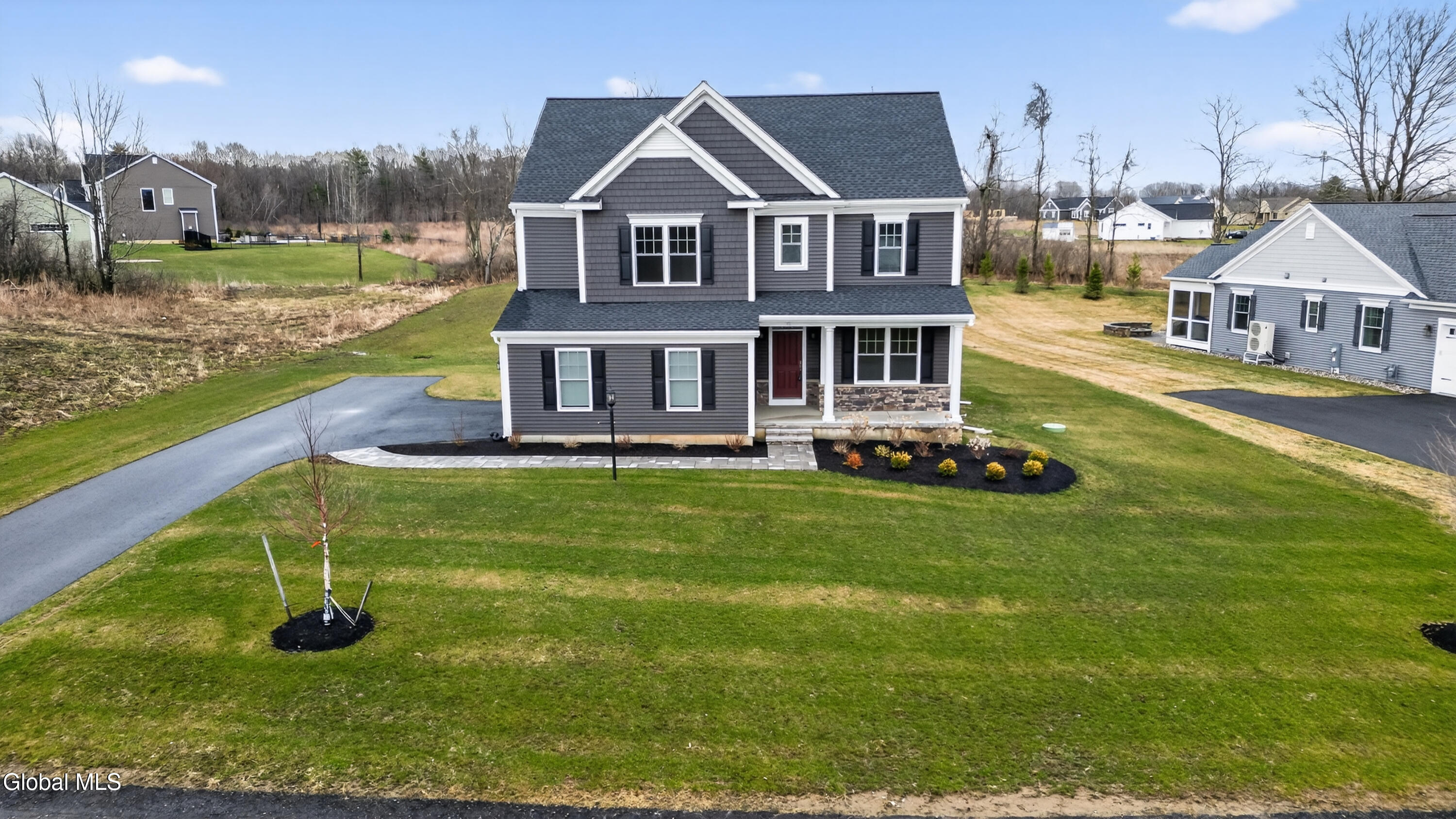 10 Scarlet Street Clifton Park NY 12065