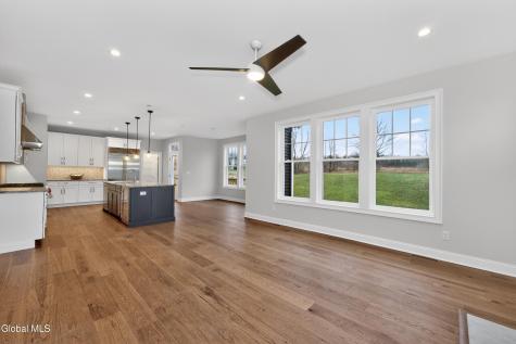 10 Scarlet Street Clifton Park NY 12065