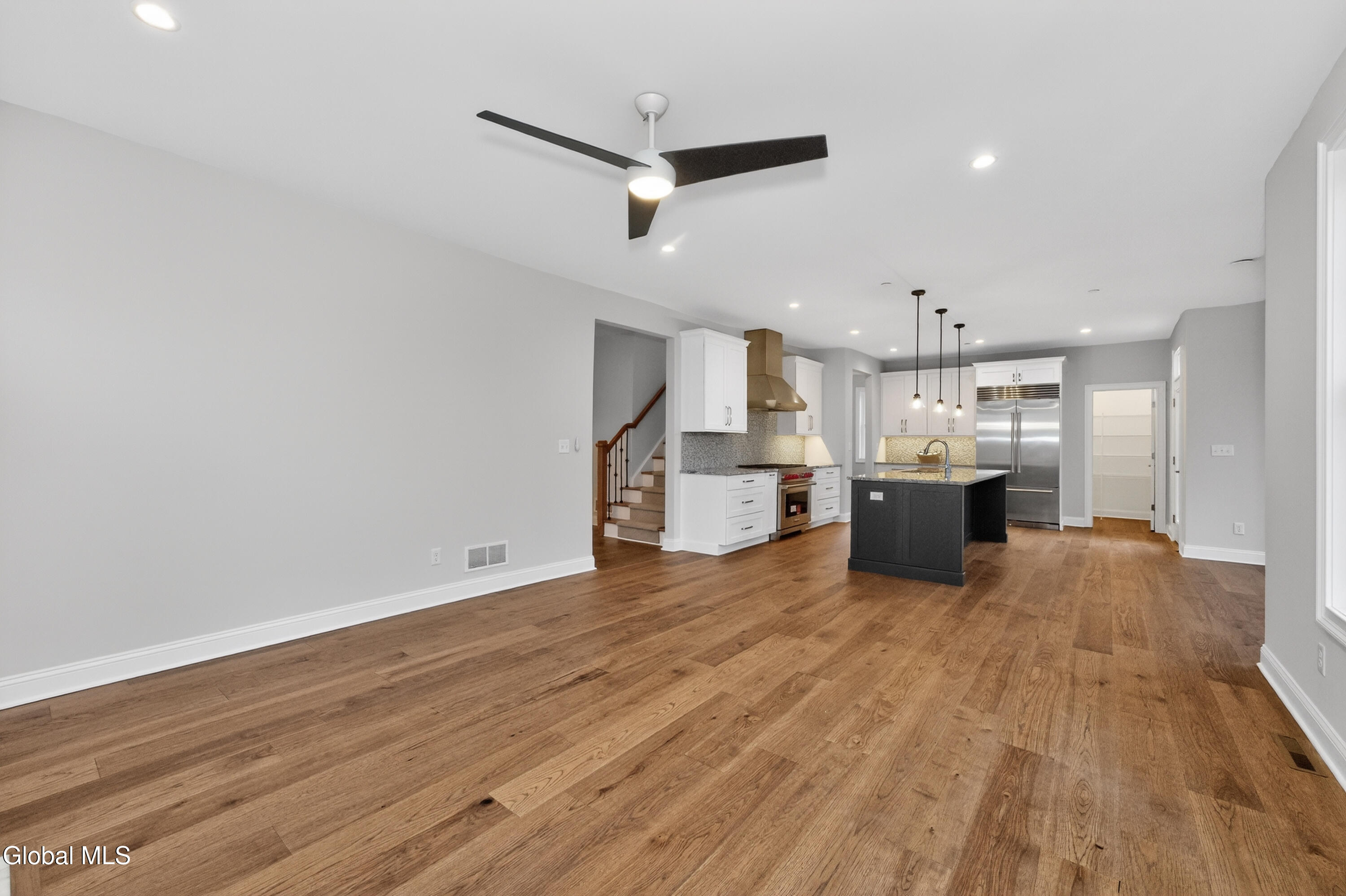 10 Scarlet Street Clifton Park NY 12065