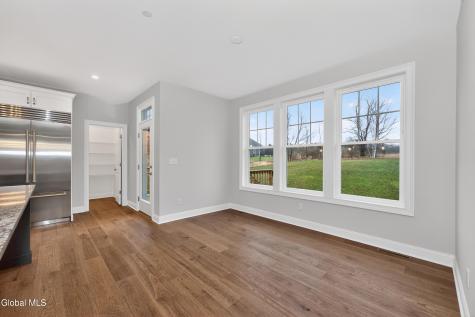 10 Scarlet Street Clifton Park NY 12065