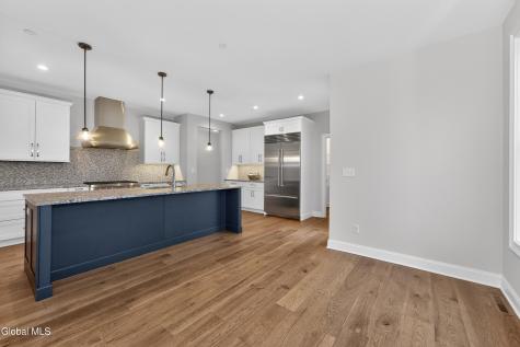 10 Scarlet Street Clifton Park NY 12065