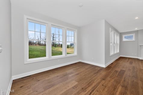 10 Scarlet Street Clifton Park NY 12065