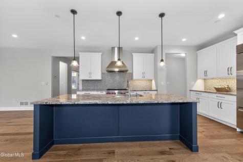 10 Scarlet Street Clifton Park NY 12065