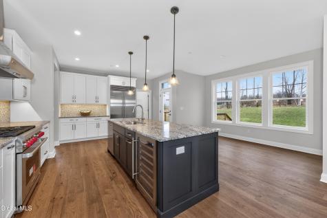 10 Scarlet Street Clifton Park NY 12065