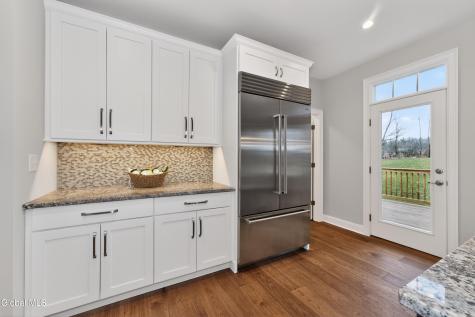 10 Scarlet Street Clifton Park NY 12065