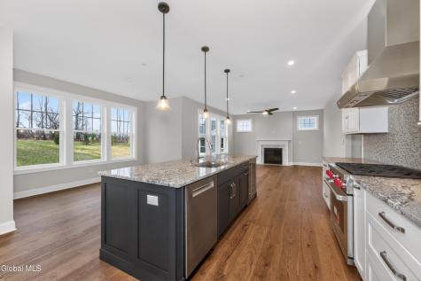 10 Scarlet Street Clifton Park NY 12065