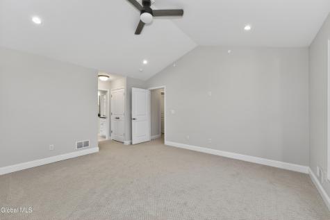 10 Scarlet Street Clifton Park NY 12065