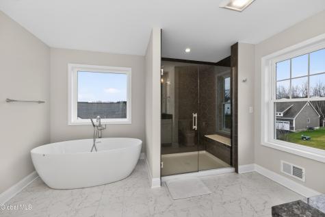 10 Scarlet Street Clifton Park NY 12065