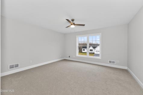 10 Scarlet Street Clifton Park NY 12065