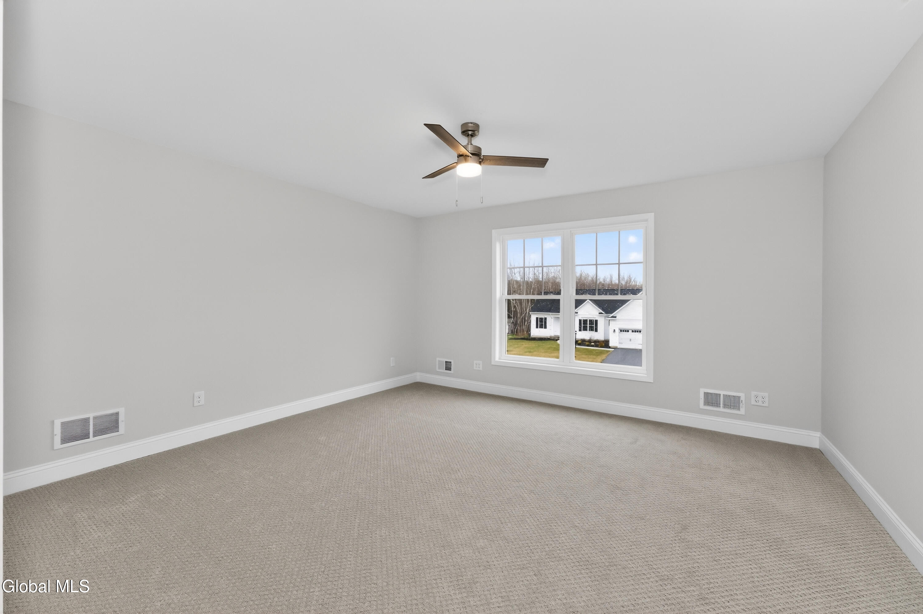 10 Scarlet Street Clifton Park NY 12065