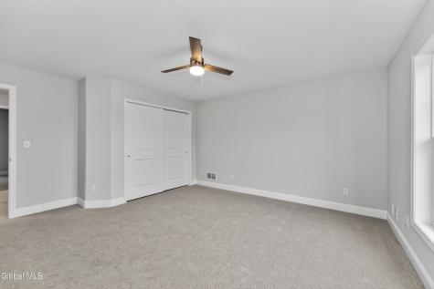 10 Scarlet Street Clifton Park NY 12065