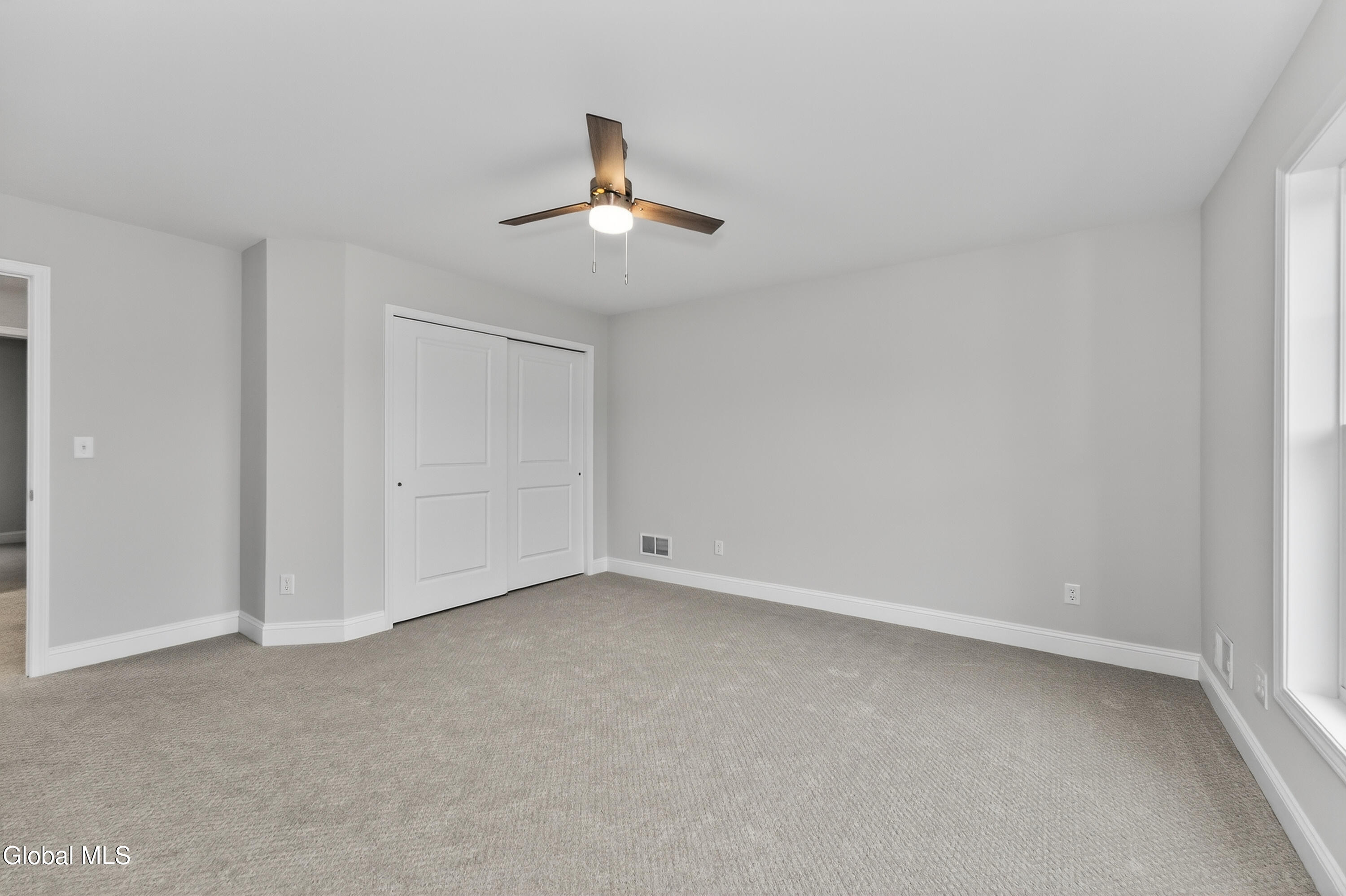 10 Scarlet Street Clifton Park NY 12065