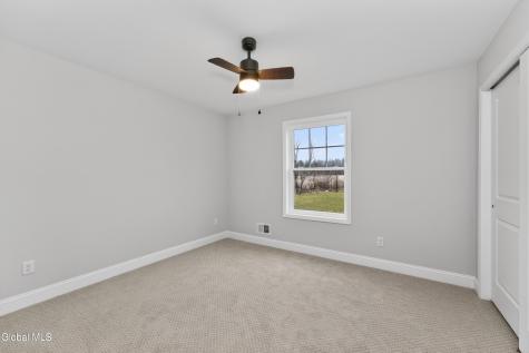 10 Scarlet Street Clifton Park NY 12065