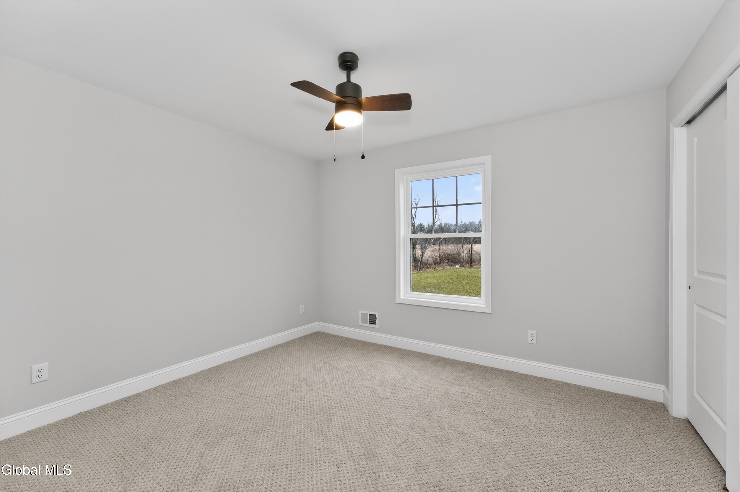 10 Scarlet Street Clifton Park NY 12065