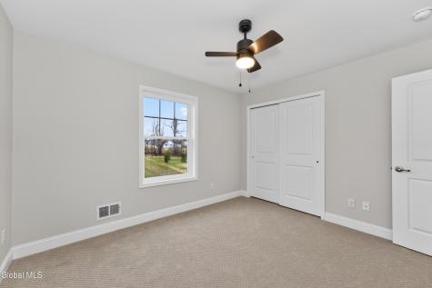 10 Scarlet Street Clifton Park NY 12065